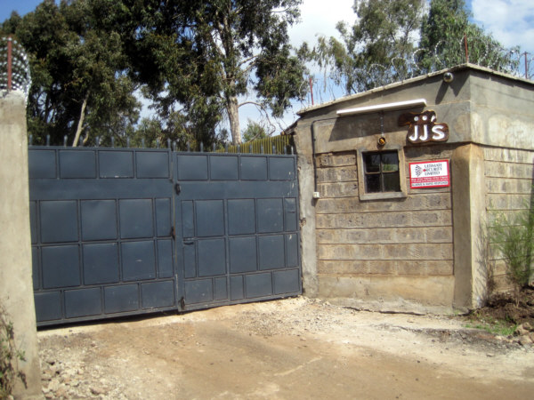 Langzeit-Parken in Kenia, Ostafrika JJ_Tor_2014